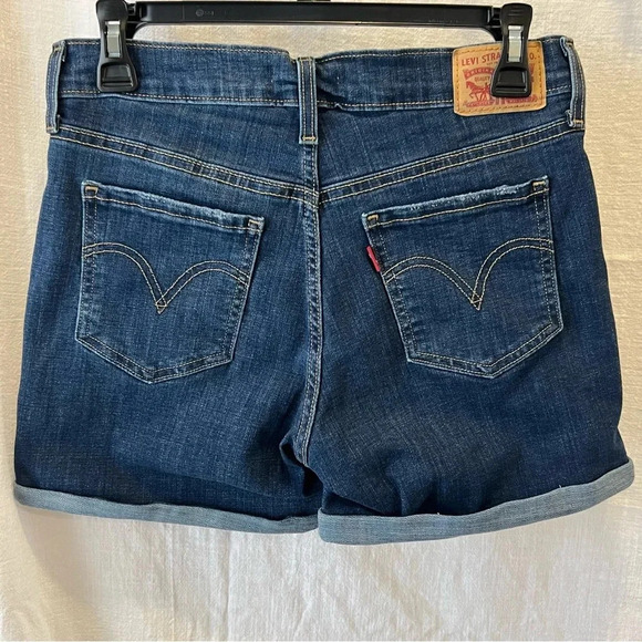 LEVI’S Dark Wash Mid Length Mid Rise Rolled Hemmed Denim Jean Shorts Siz… - Picture 3 of 7